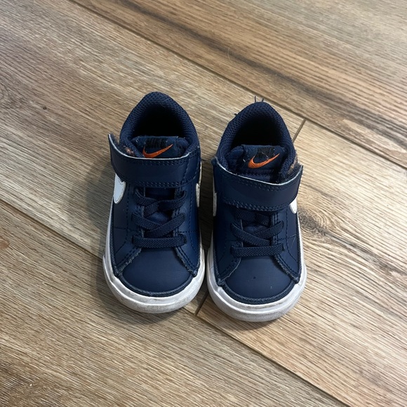 Six toddler boys shoes - Picture 3 of 7